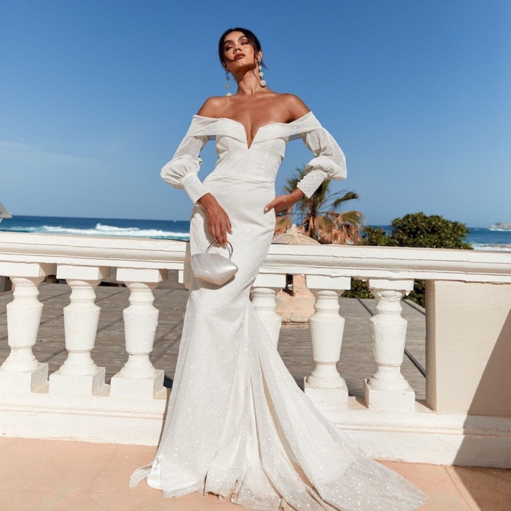 Sample sale wedding dress, Laudae Cosmo dress, size 10 not alterations